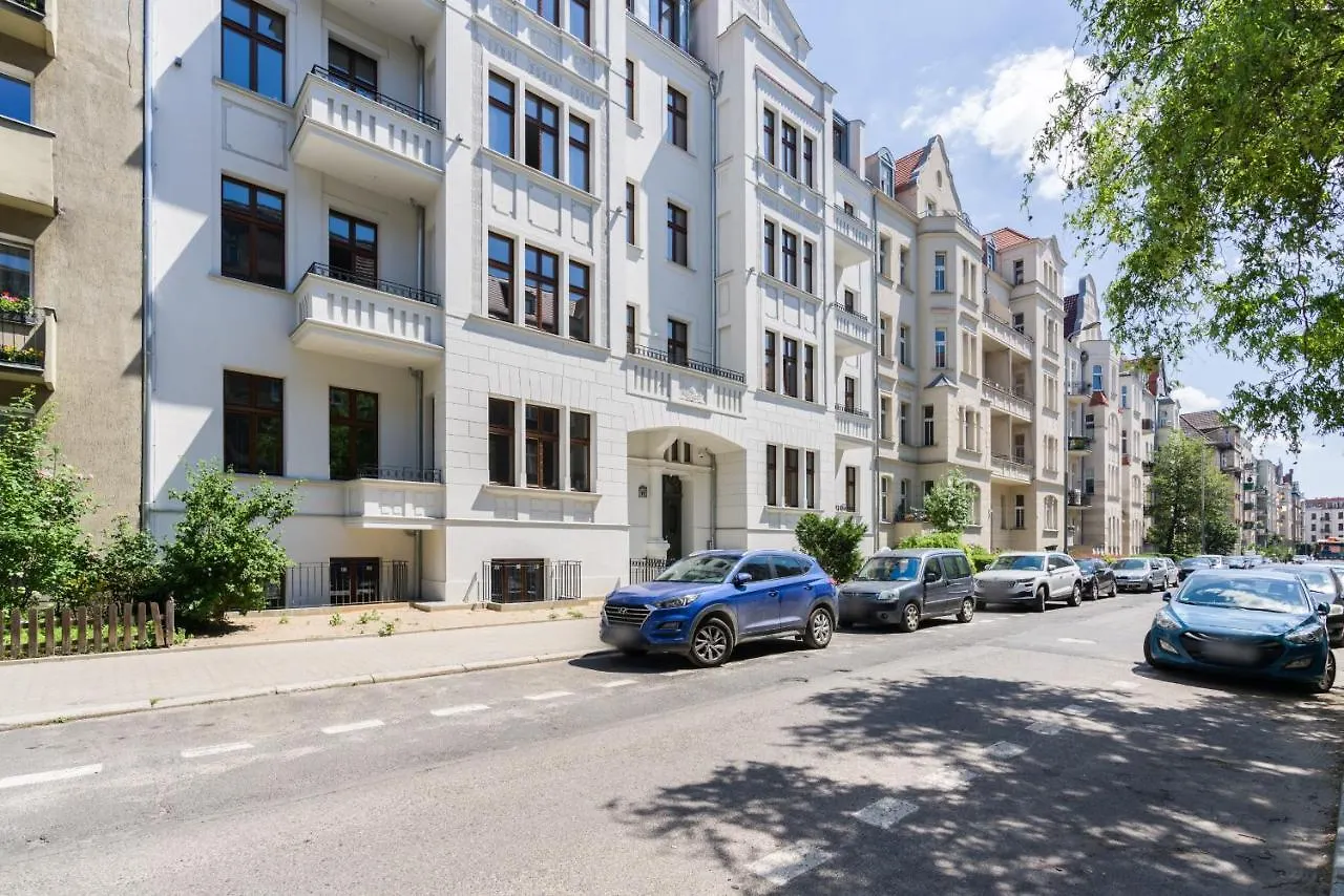 Apartment Kamienica Chelmonskiego 10 Przy Mtp By Noclegi Renters 포즈난